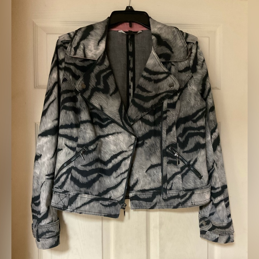 White House Black Market Black/Gray Animal Print Jacket